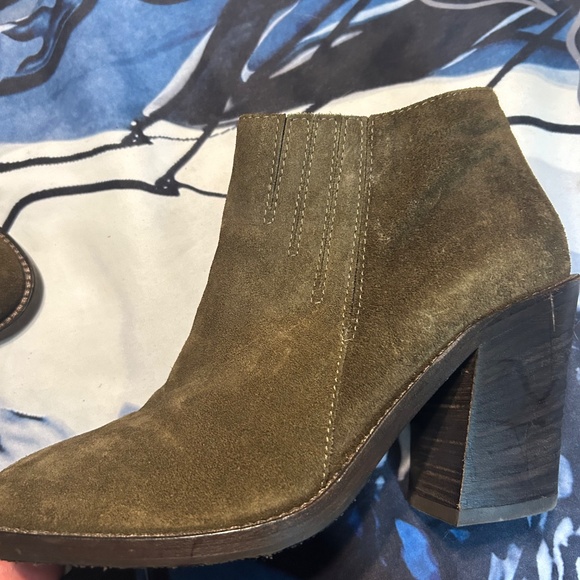 Aquatalia bootie-size 8 worn twice - Picture 5 of 7